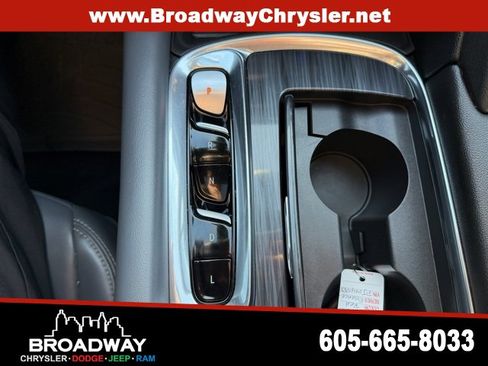 Used 2023 Buick Enclave Essence w/ Experience Buick Package image 20