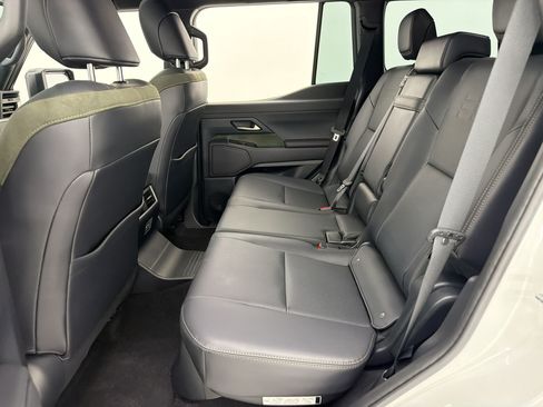 Certified 2025 Lexus GX 550 AWD/4WD image 25