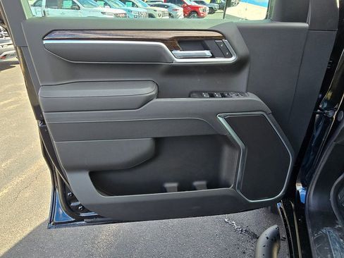 New 2026 GMC Sierra 2500 SLT w/ SLT Premium Package image 13