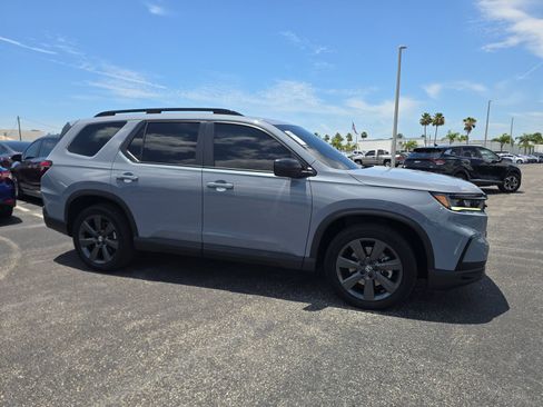 Certified 2025 Honda Pilot Sport image 2
