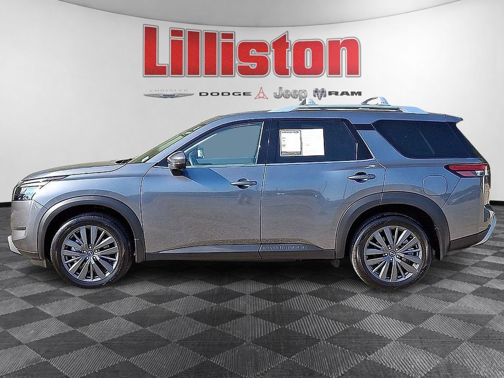 Used 2025 Nissan Pathfinder SL w/ SL Premium Package AWD/4WD image 7
