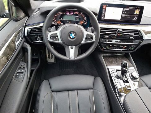 Used 2023 BMW M550i xDrive w/ Executive Package image 11