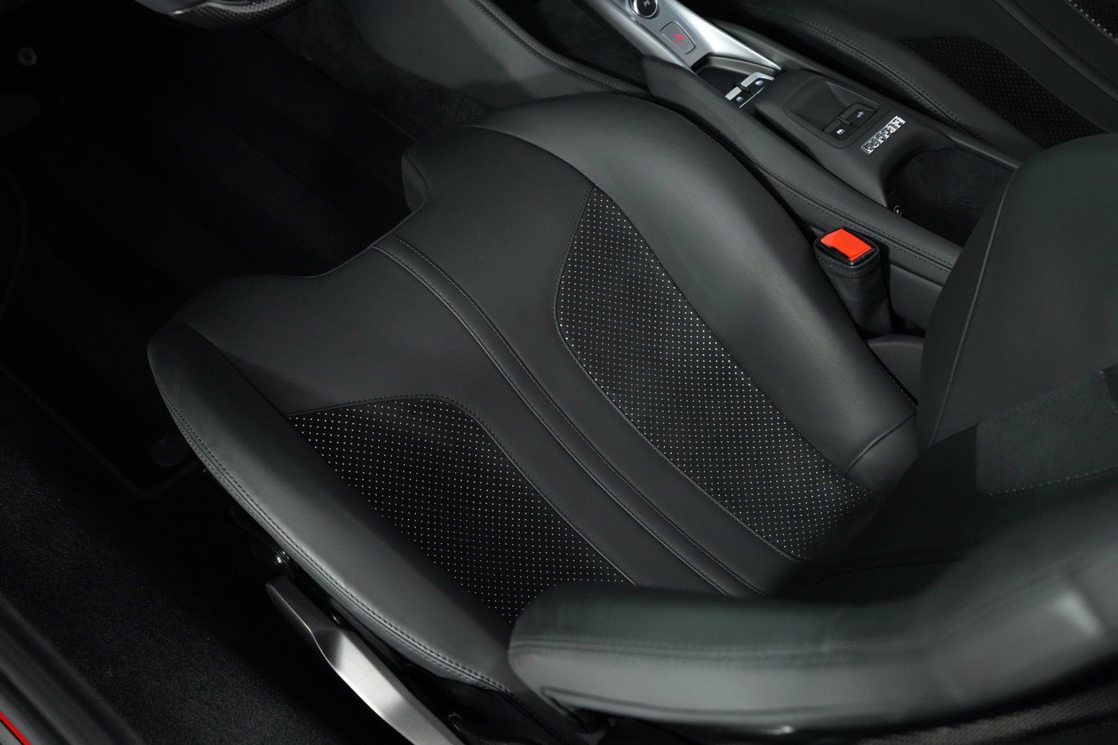 Used 2023 Ferrari F8 Tributo RWD image 45