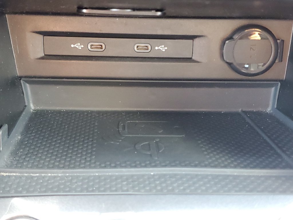 Certified 2024 Volkswagen Tiguan SE R-Line FWD image 31
