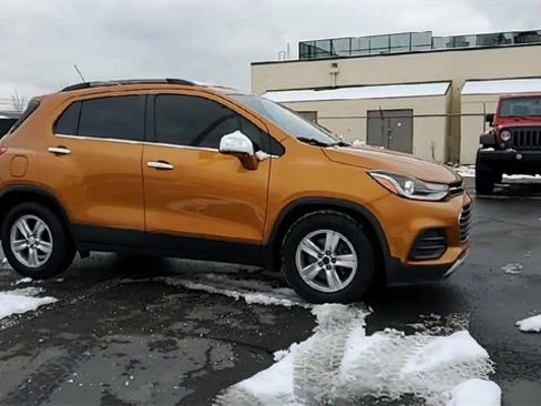 Certified 2017 Chevrolet Trax LT w/ Driver Confidence Package image 9