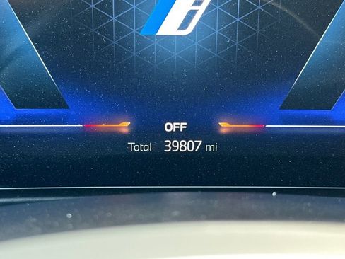 Used 2025 BMW i4 eDrive40 w/ M Sport Package image 30