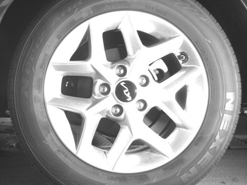 Used 2025 Nissan Rogue SV image 14