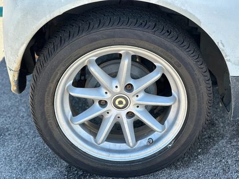 Used 2015 smart fortwo pure image 16