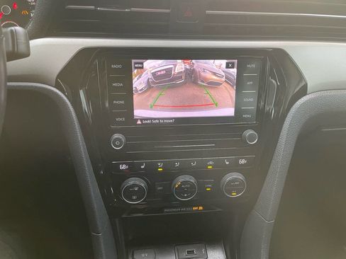 Used 2020 Volkswagen Passat 2.0T SE image 22