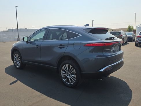 Certified 2023 Toyota Venza XLE AWD/4WD image 6
