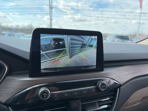 Used 2020 Ford Escape Titanium image 13