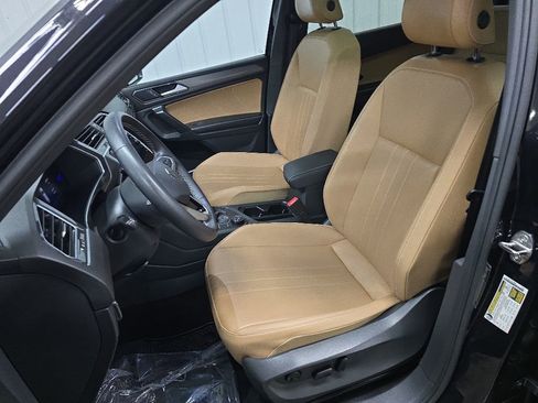 Used 2023 Volkswagen Tiguan SE AWD/4WD image 30