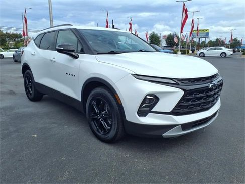 Used 2023 Chevrolet Blazer LT w/ Sound & Technology Package image 1