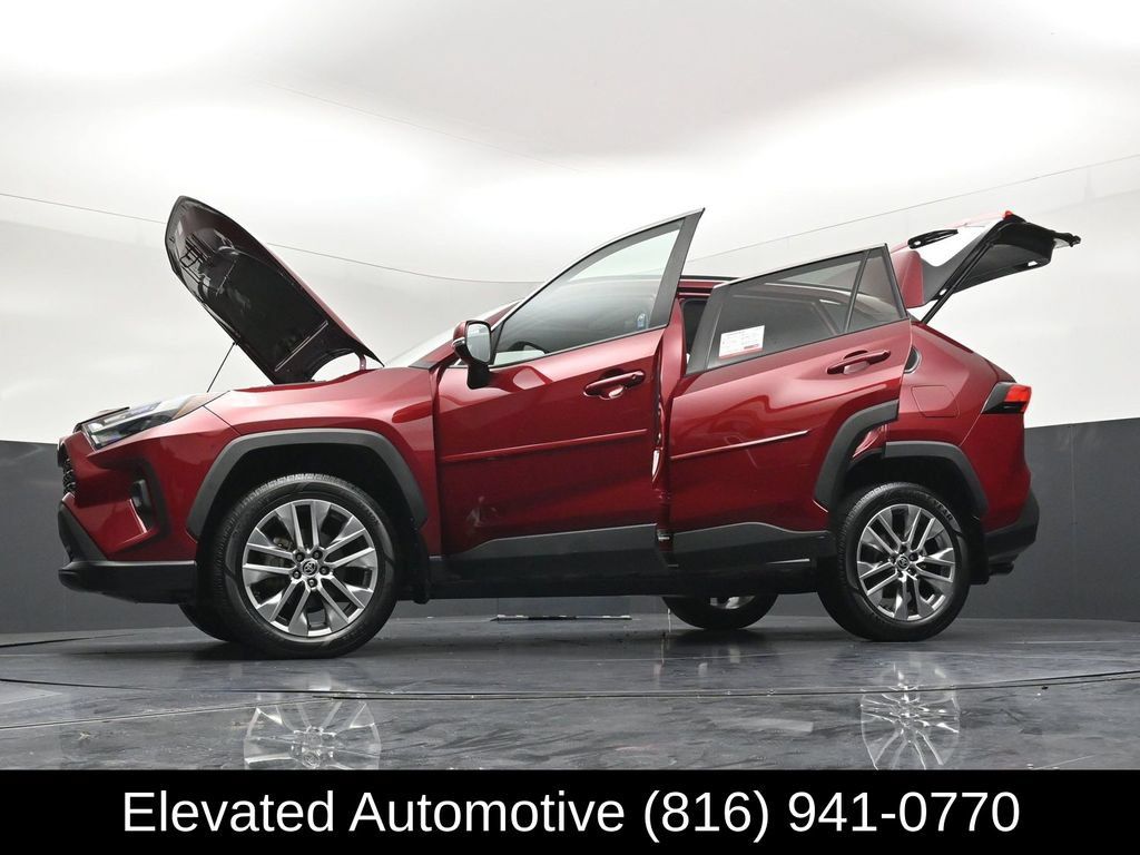 Used 2023 Toyota RAV4 XLE Premium AWD/4WD image 39