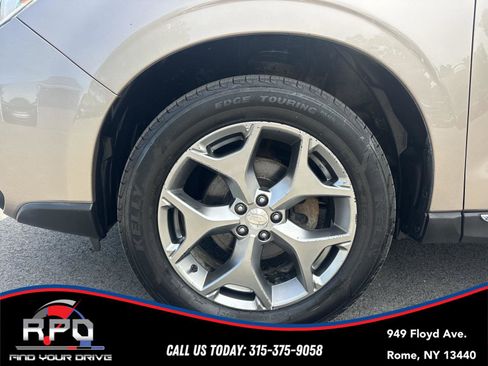 Used 2016 Subaru Forester 2.5i Touring AWD/4WD image 10