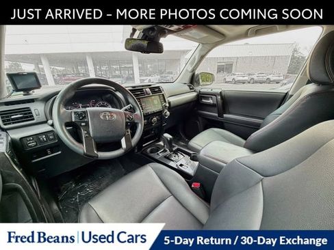 Used 2020 Toyota 4Runner Venture w/ Moonroof Package AWD/4WD image 17
