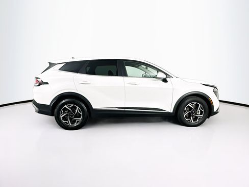 Used 2025 Kia Sportage LX FWD image 10