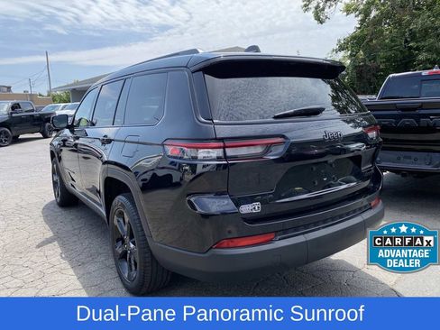 Used 2023 Jeep Grand Cherokee L Limited w/ Black Appearance Package AWD/4WD image 3