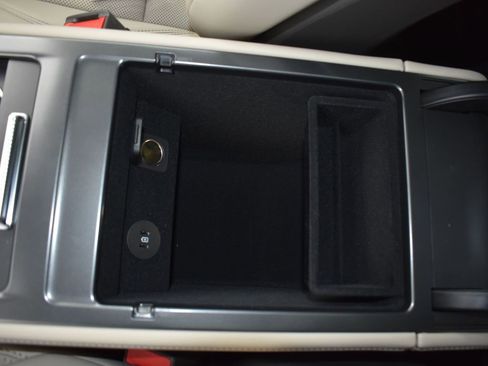 New 2025 Lincoln Nautilus Premier w/ Equipment Group 102A image 16