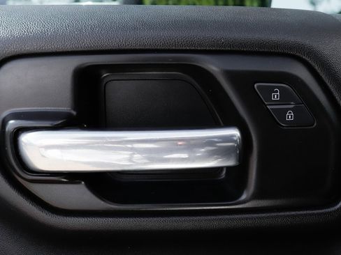 Used 2021 Chevrolet Silverado 1500 RST w/ Z71 Off-Road Package image 15