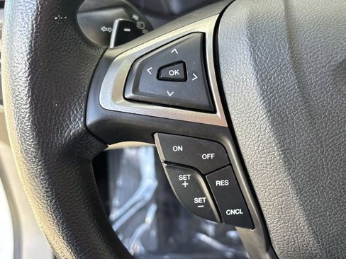 Used 2018 Ford Fusion SE w/ Fusion SE Technology Package image 17