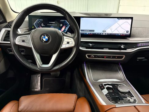 Used 2024 BMW X7 xDrive40i image 21