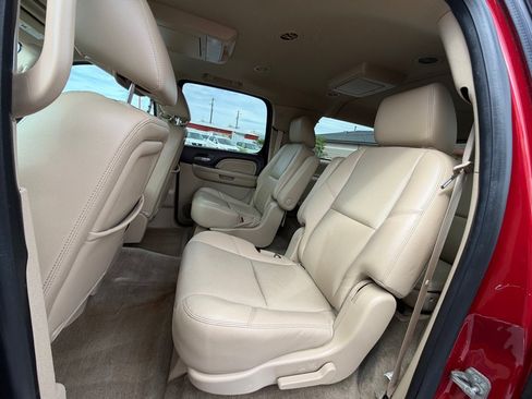 Used 2014 GMC Yukon XL Denali AWD/4WD image 10