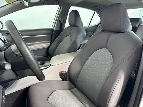Used 2020 Toyota Camry LE FWD image 18