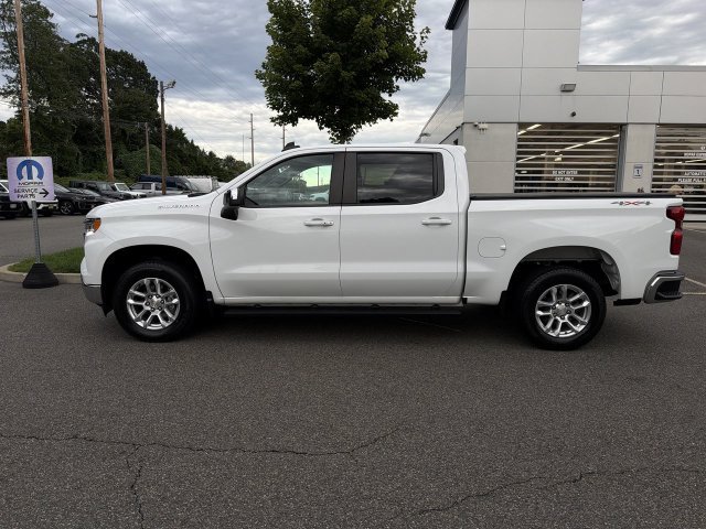 Used 2022 Chevrolet Silverado 1500 LT AWD/4WD image 5
