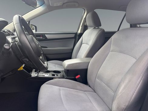 Used 2018 Subaru Outback 2.5i Premium image 9