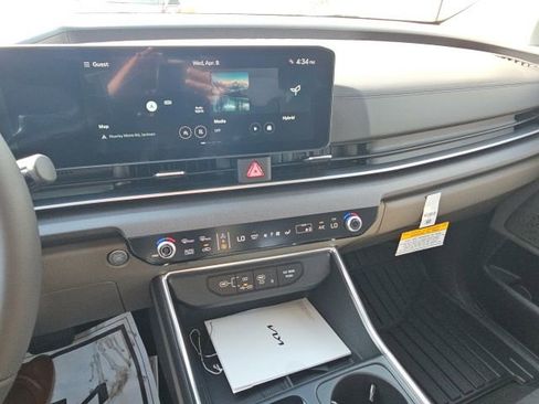 New 2026 Kia Carnival EX FWD image 13