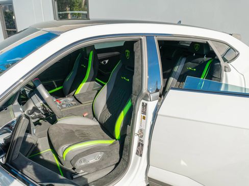 Used 2024 Lamborghini Urus Performante image 55