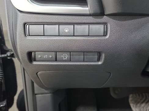 Used 2023 Nissan Rogue SV image 26