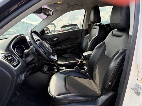 Used 2021 Jeep Compass Latitude FWD image 5
