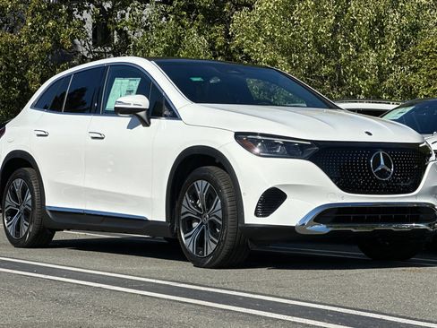 New 2026 Mercedes-Benz EQE 320 4MATIC SUV image 7