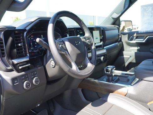 Used 2025 Chevrolet Silverado 1500 High Country w/ Midnight Edition AWD/4WD image 26