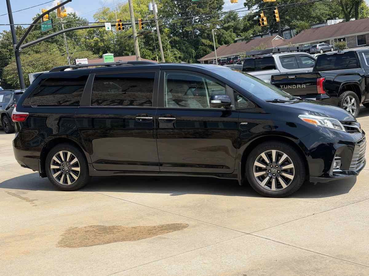 Used 2020 Toyota Sienna Limited Premium w/ Carpet Mat Package AWD/4WD image 5