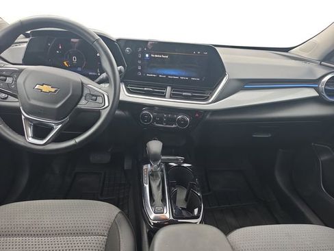 Used 2025 Chevrolet Trax LT w/ Driver Confidence Package FWD image 12