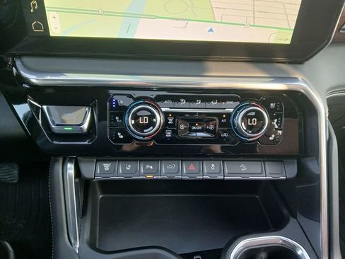 New 2026 GMC Sierra 2500 Denali Ultimate w/ LPO, Black Badging Package image 24