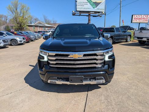 Used 2022 Chevrolet Silverado 1500 High Country w/ High Country Premium Package image 2