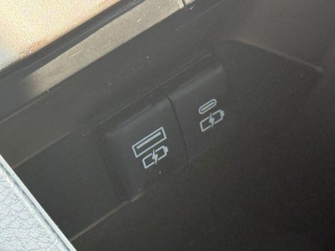 Used 2024 Toyota Camry LE w/ Convenience Package image 41