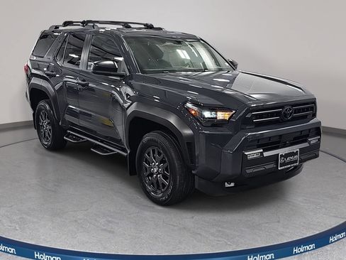 Used 2025 Toyota 4Runner SR5 AWD/4WD image 4