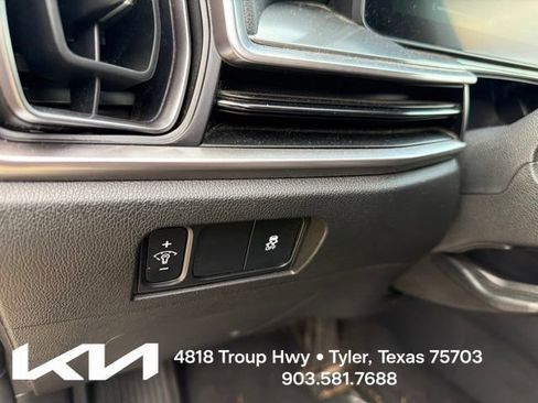 Certified 2025 Kia Sorento S w/ Panoramic Sunroof Package FWD image 16