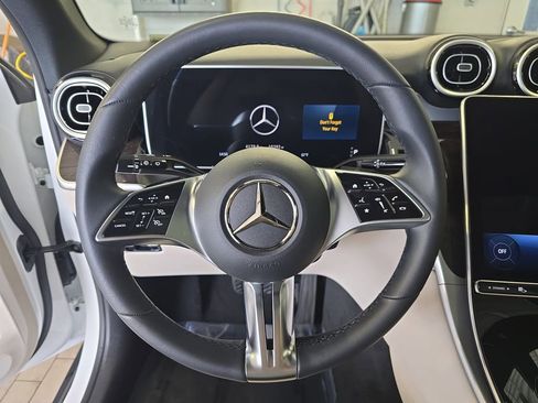 Used 2025 Mercedes-Benz GLC 300 image 19