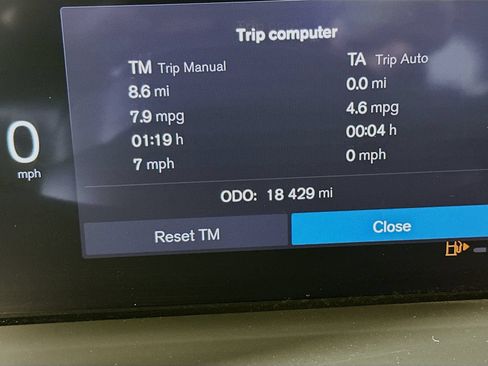 Used 2025 Volvo XC90 B5 Core AWD/4WD image 12
