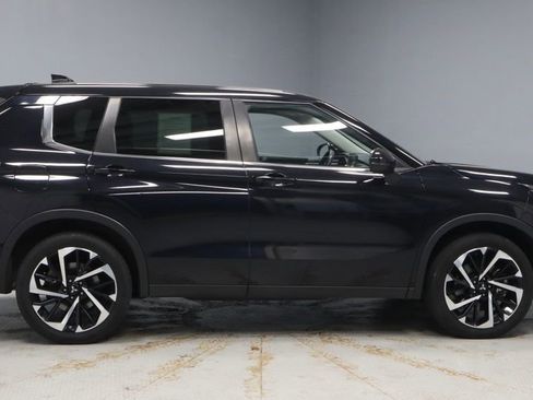 Used 2022 Mitsubishi Outlander ES image 11