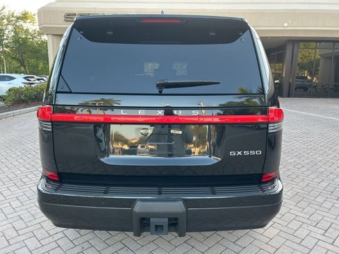 Used 2024 Lexus GX 550 w/ Accessory Package (Z1) AWD/4WD image 4