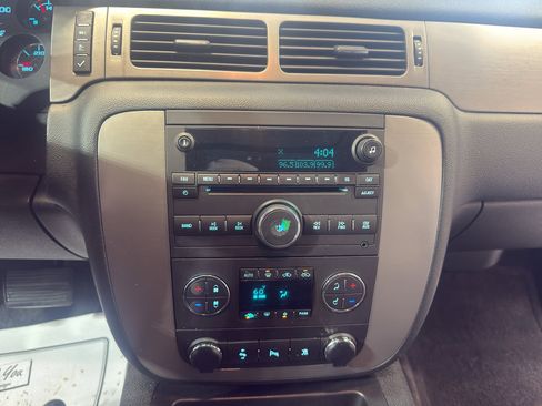 Used 2011 Chevrolet Avalanche LT w/ Luxury Package image 16