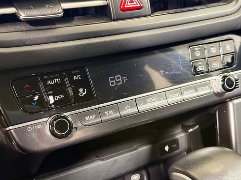 Used 2024 Kia Seltos EX FWD image 17