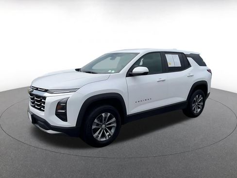 Used 2025 Chevrolet Equinox LT FWD image 6